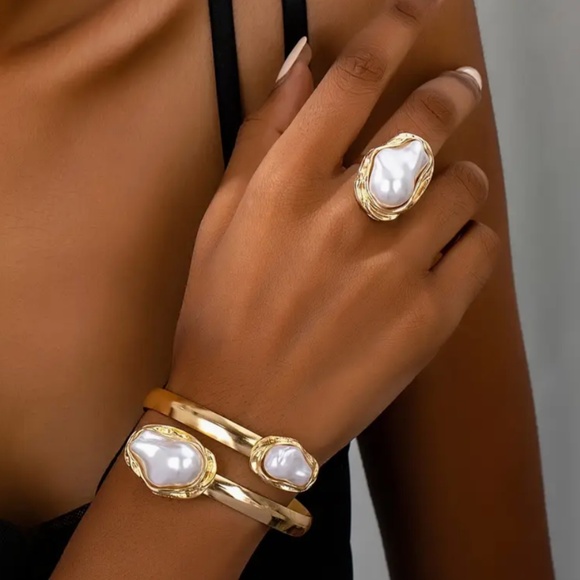 Pearl Jewlery Set - Picture 1 of 4